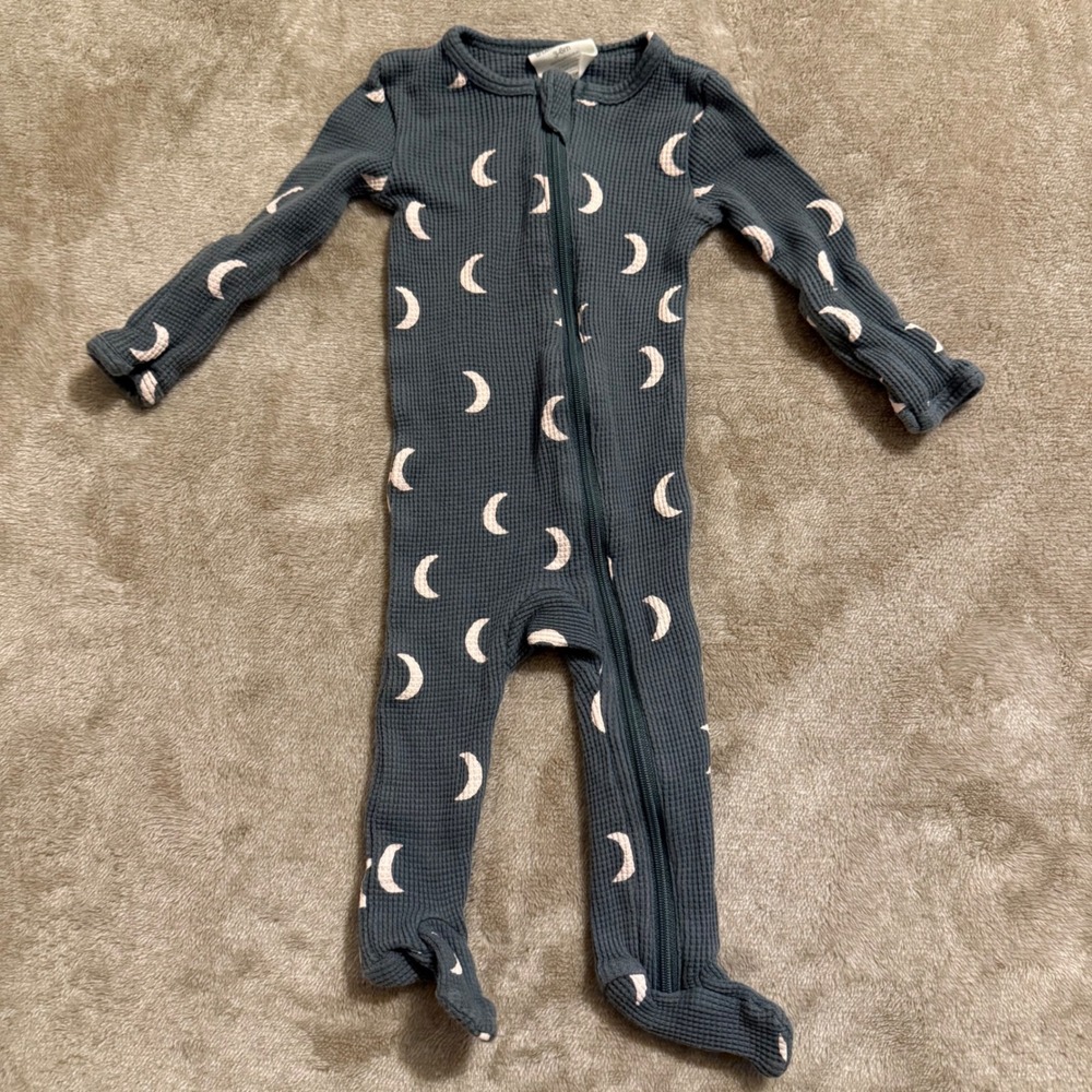 SpearmintLOVE Baby Moon Print Waffle Knit Organic Cotton Footed Sleeper 3-6M